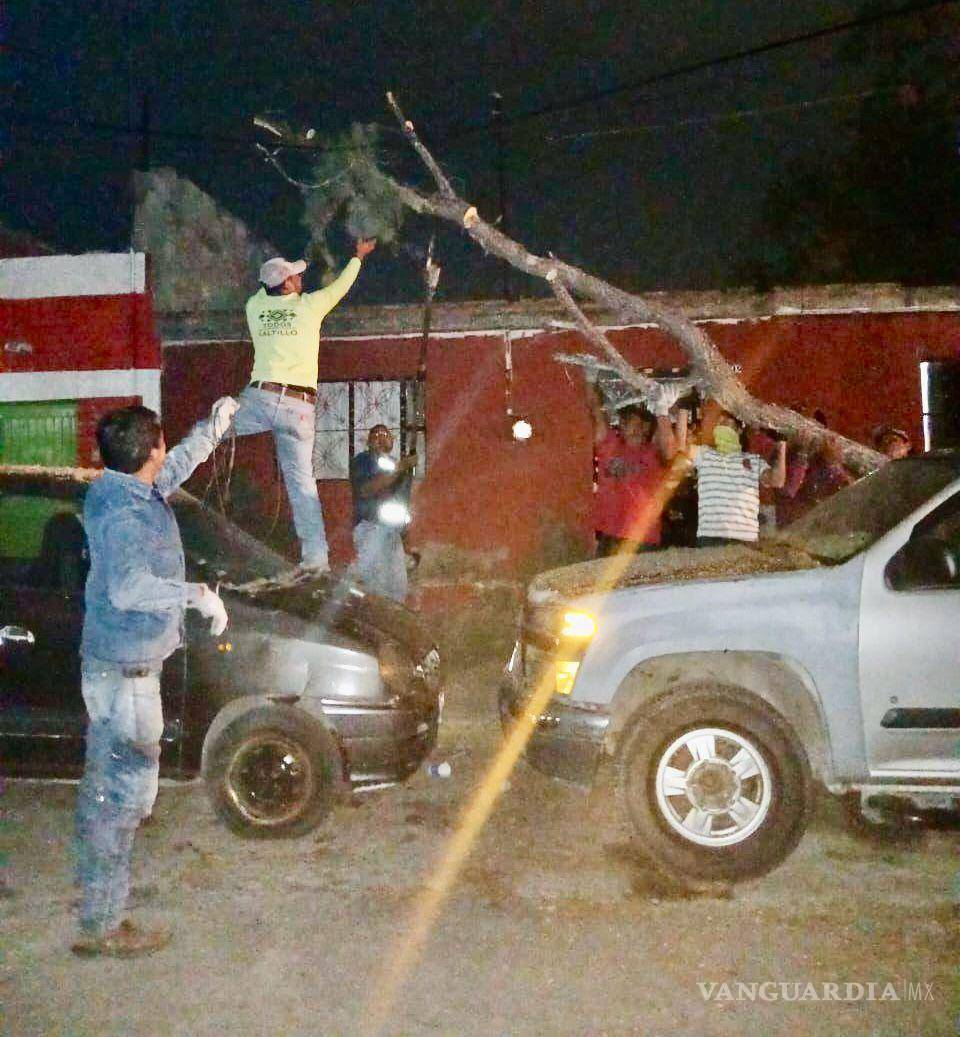 $!Equipos de Servicios Primarios trabajaron en la limpieza de escombros.