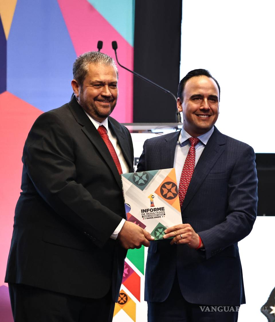 $!El alcalde de Ramos Arizpe, Tomás Gutiérrez, presentó su primer informe de Gobierno.