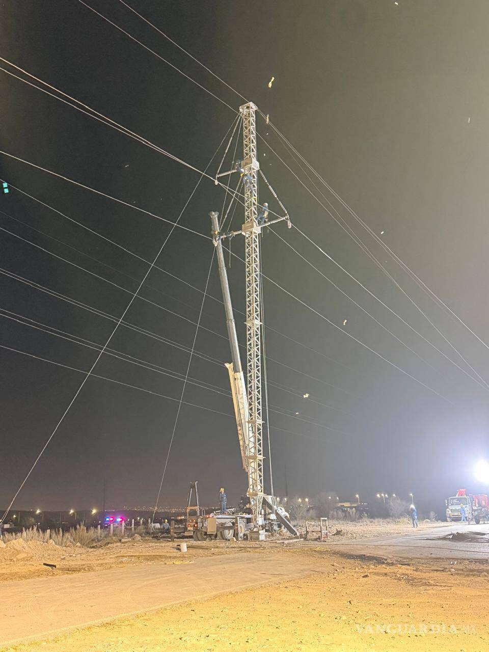 $!De acuerdo con la información difundida por la Comisión Federal de Electricidad, las afectaciones a la infraestructura no provocaron interrupciones en el suministro eléctrico para los usuarios.