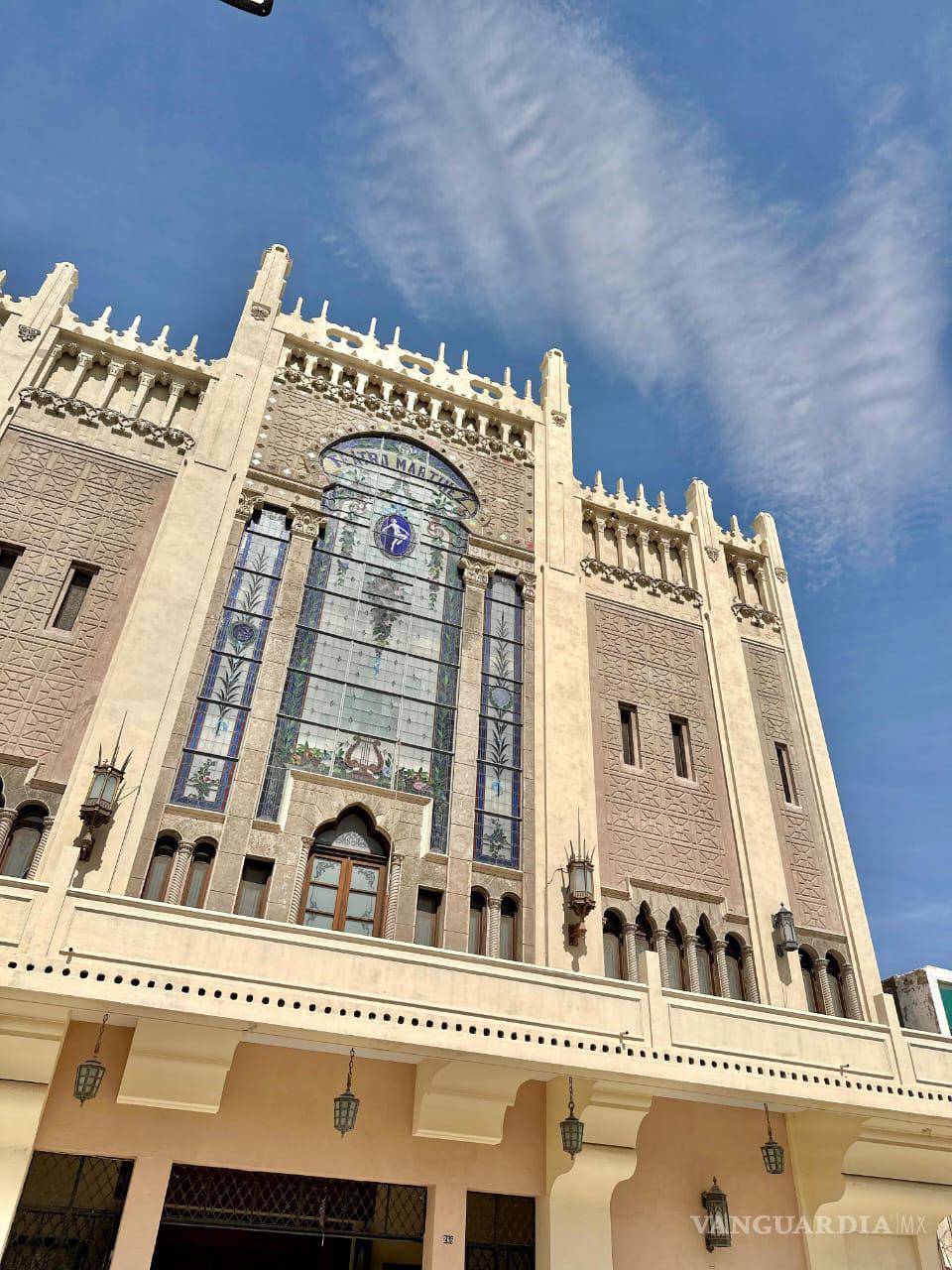 $!El Teatro Isauro Martínez es uno de los edificios más representativos del patrimonio cultural de Torreón.