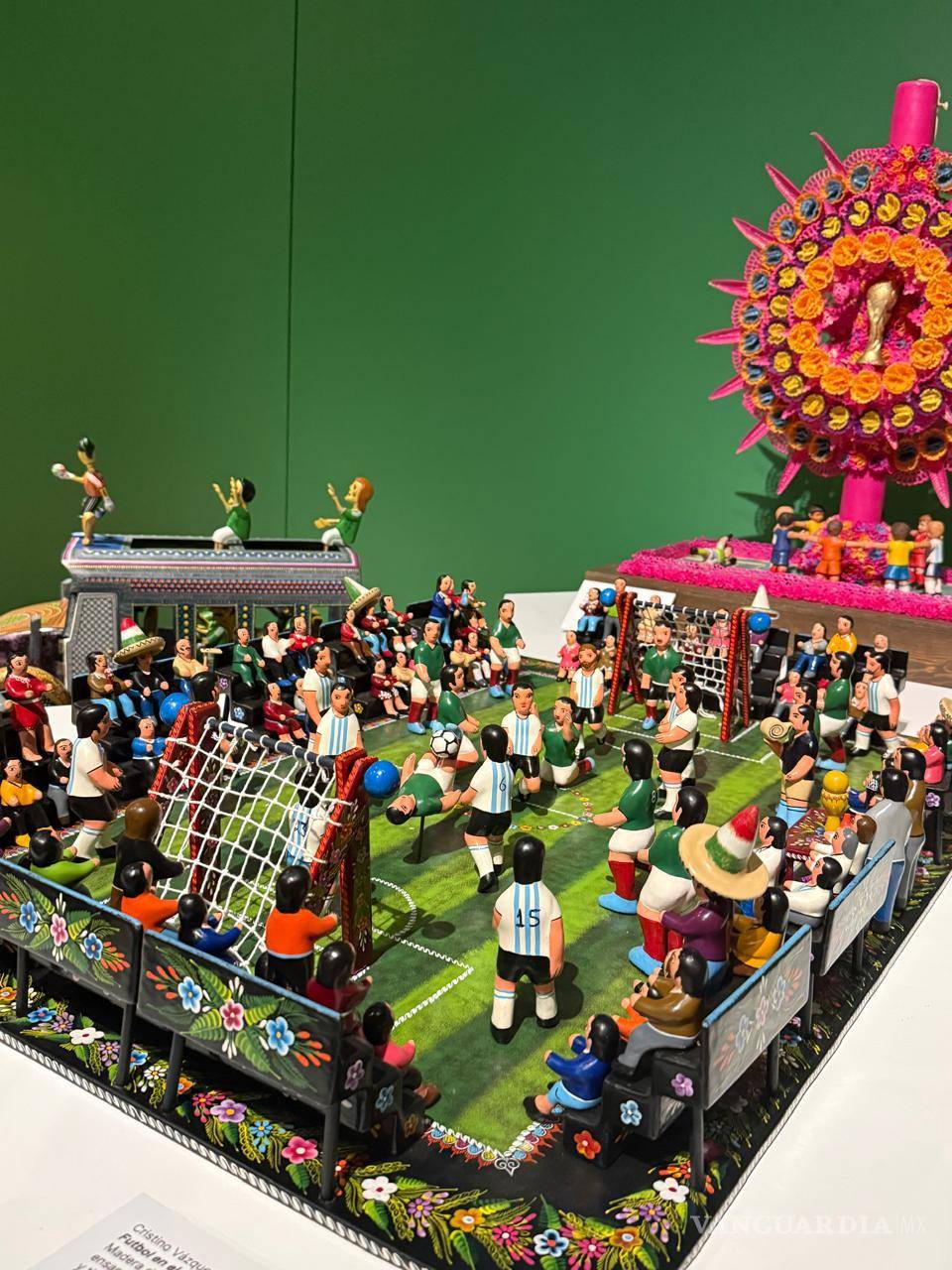 $!Artesanos mexicanos se inspiran en el fútbol para dar vida a la expo ‘Copa de arte popular Banamex’