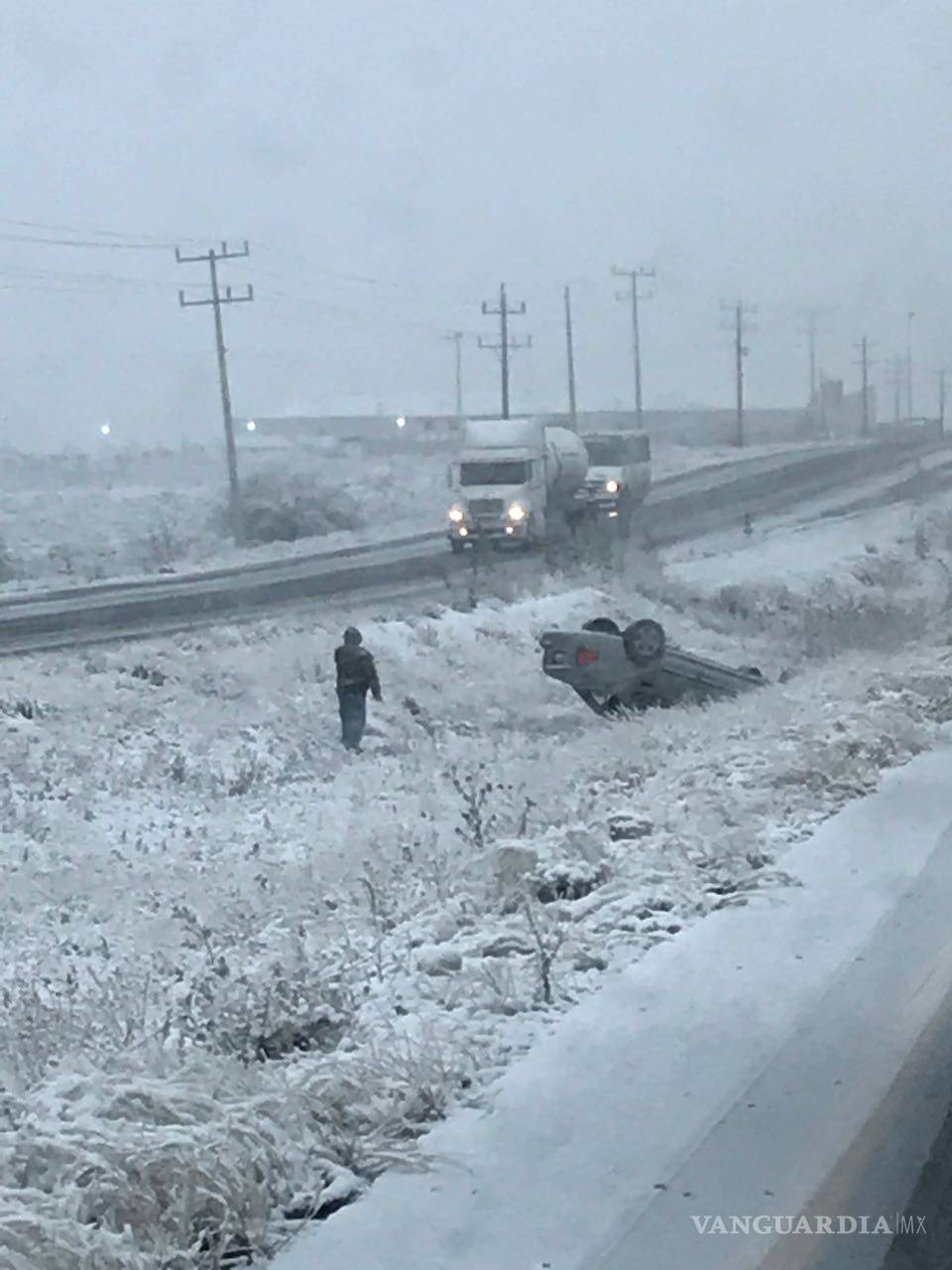 $!Hielo y velocidad: una mala combinación en libramiento Oscar Flores Tapia