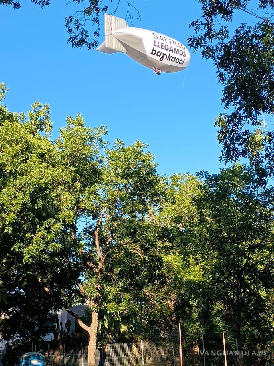 $!Ni bólido ni basura espacial, un banco irrumpe en el cielo de Saltillo