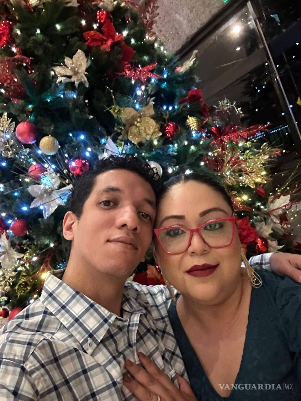 $!La pareja mantiene el proyecto de reunirse en México, pero hoy su prioridad es conseguir recursos para reforzar la vivienda donde permanece la familia de George.