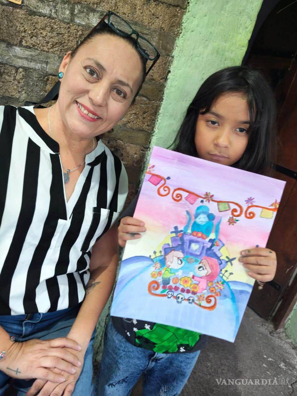 $!Las pequeñas artistas reciben formación de la profesora de pintura Druly Rubio.