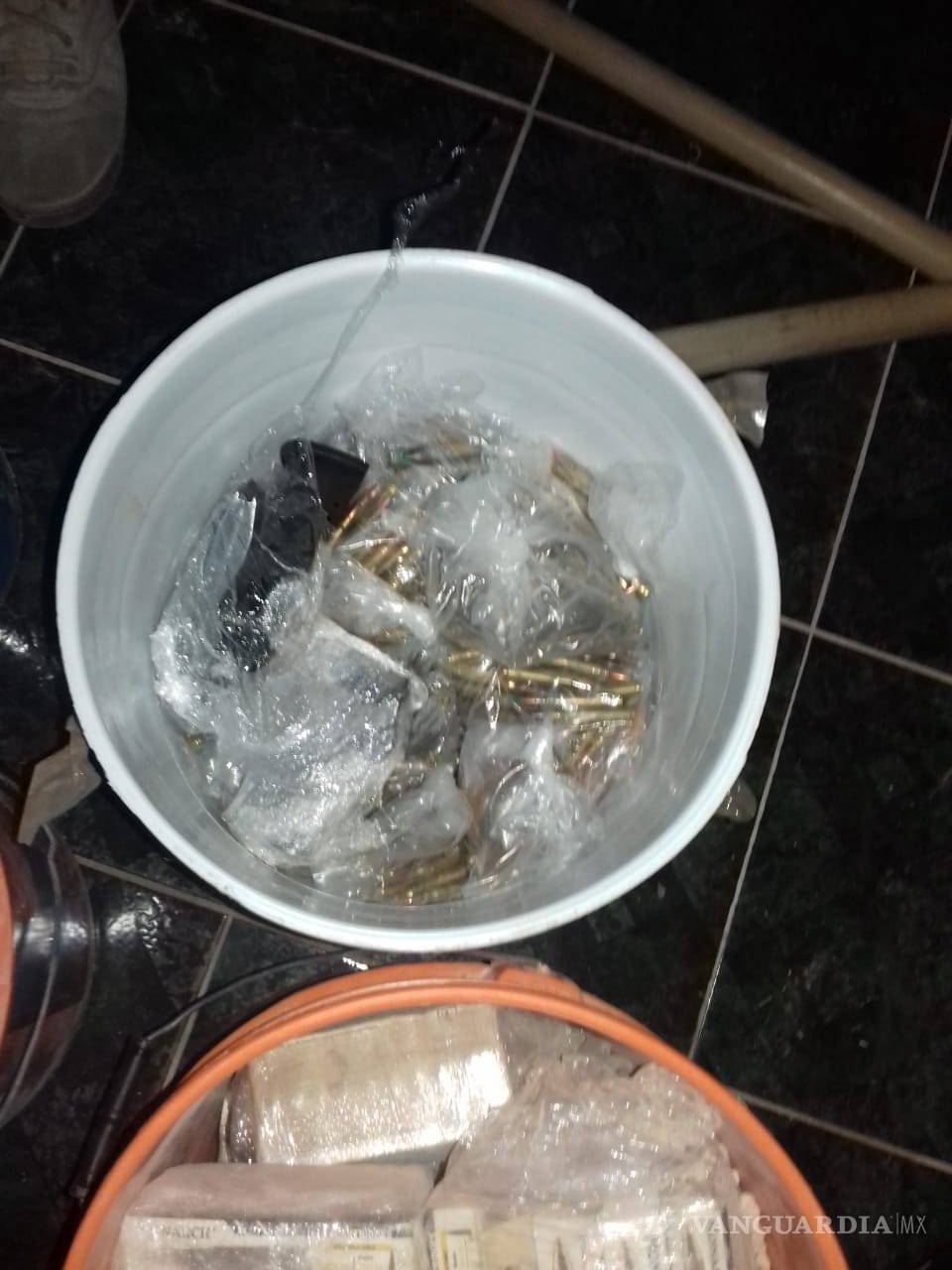 $!Autoridades aseguran armas y en finca de Torreón; descubren un cadáver