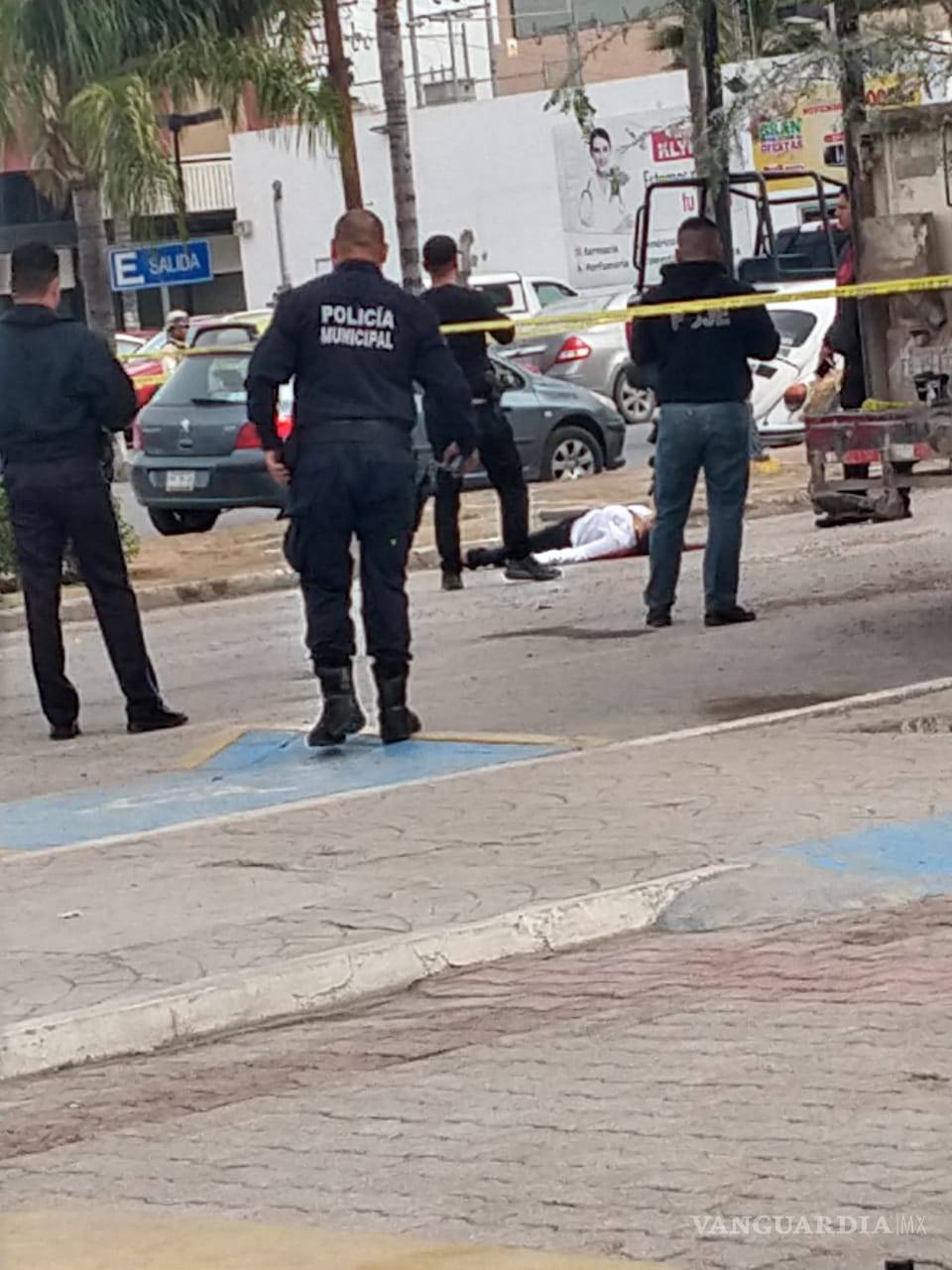 $!Asesinan a maestra a balazos y suspenden desfile de la Revolución en Torreón