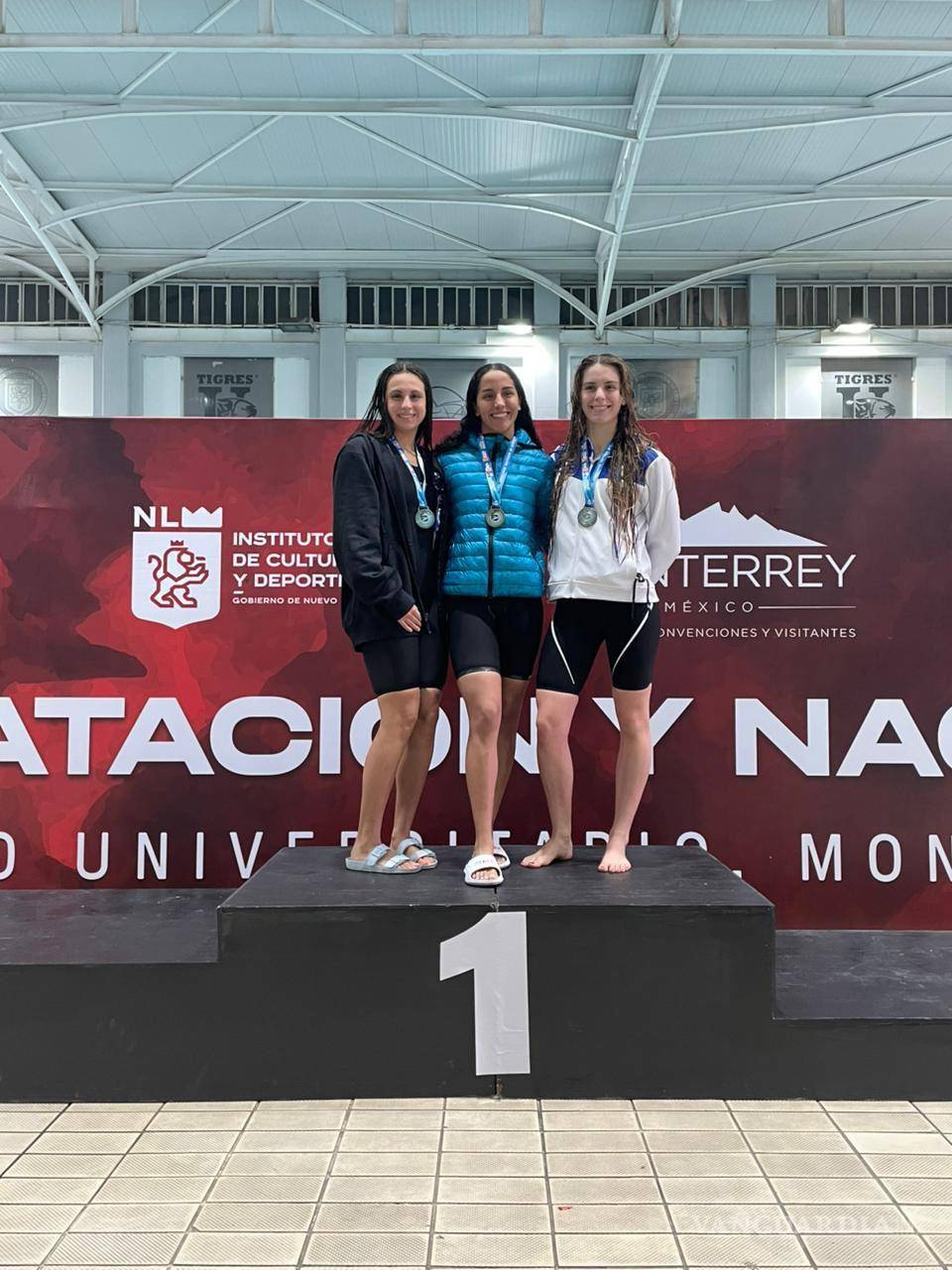 $!La joven nadadora sumó seis medallas entre pruebas individuales y relevos, destacando su consistencia en el Abierto Nacional de Natación Curso Corto 2025.