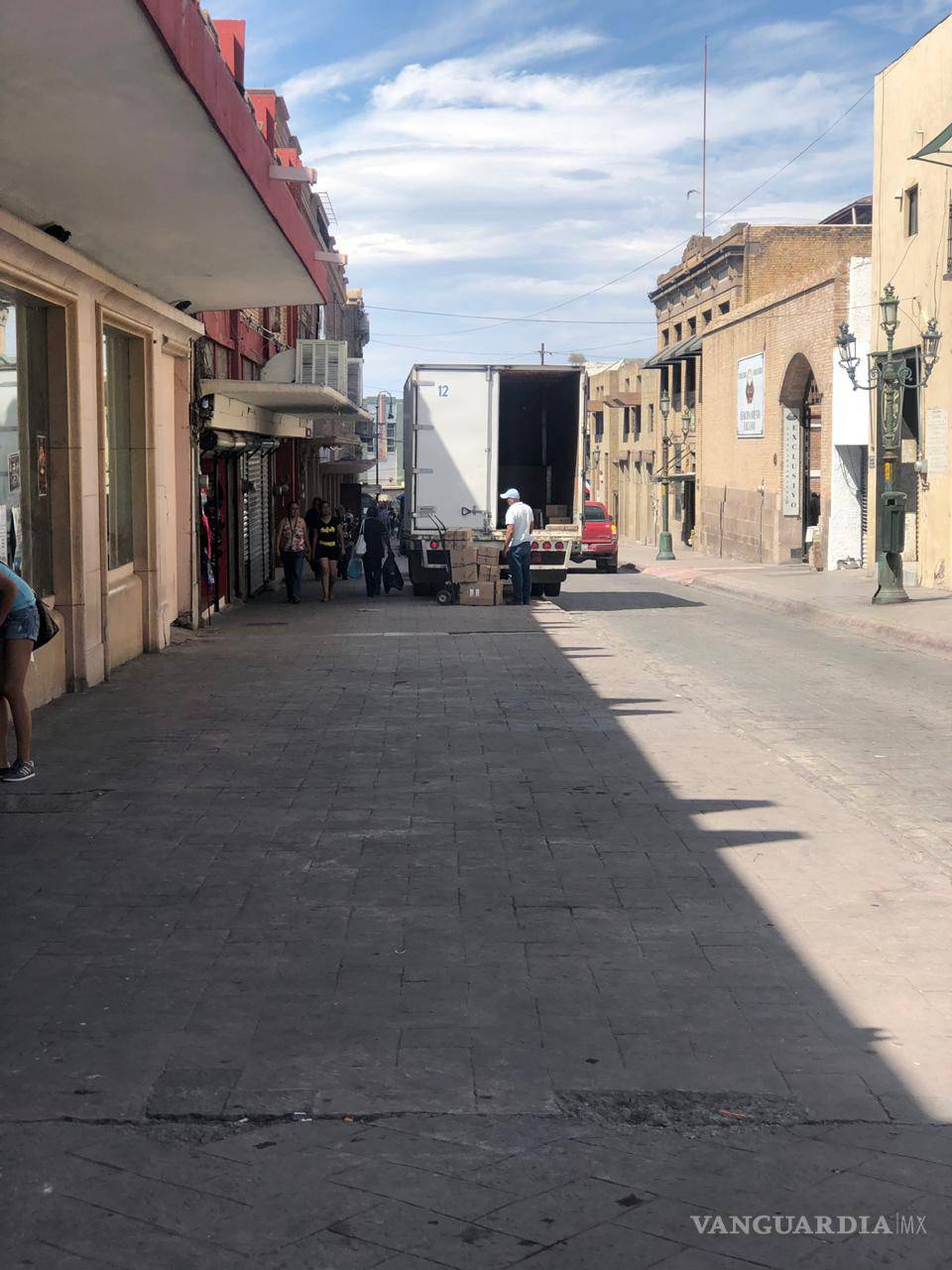 $!A un lado de palacio; ¿Y a ellos quién los infracciona?