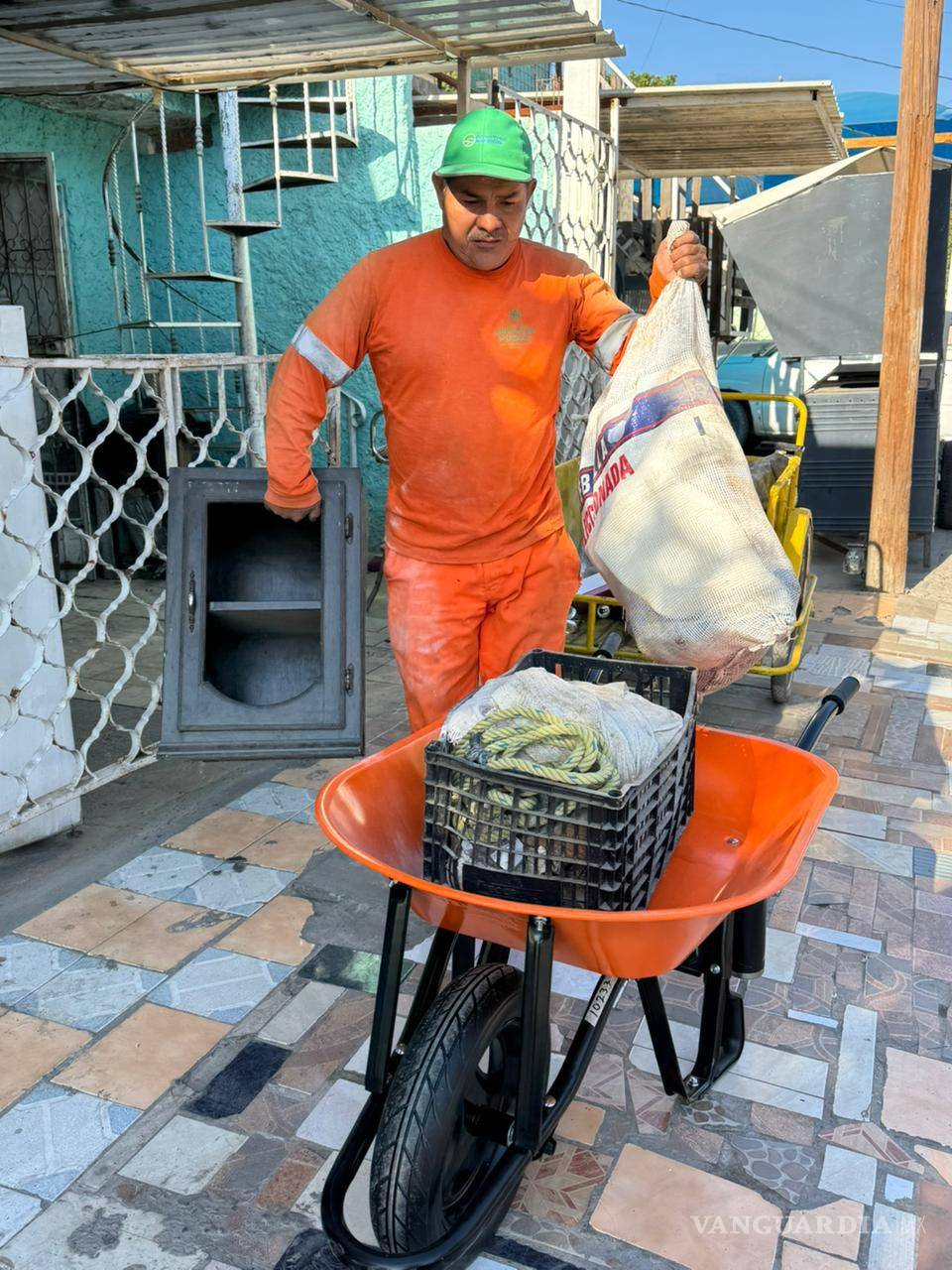 $!Personal de La Ola realizó trabajos diarios de limpieza en siete avenidas y 17 calles.