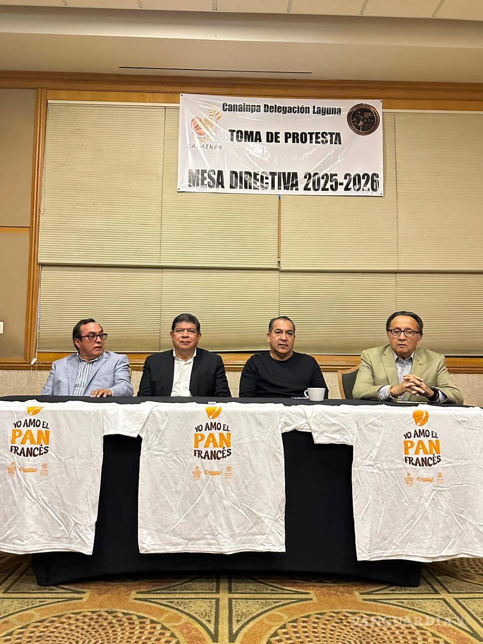 $!Pedro Gerardo Ávila Aguilera rindió protesta como presidente de CANAINPA Región Laguna.