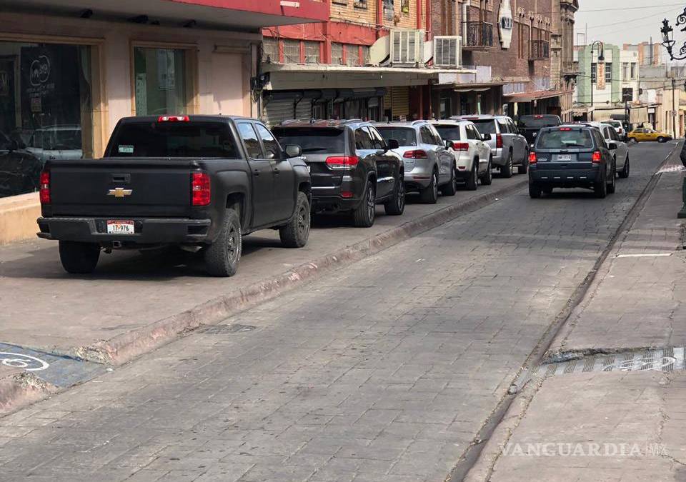 A un lado de palacio; ¿Y a ellos quién los infracciona?