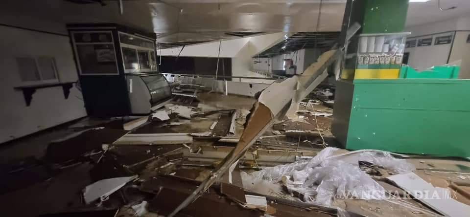 $!Así quedó el hospital 1 Vicente guerrero del IMSS tras el paso del huracán Otis.