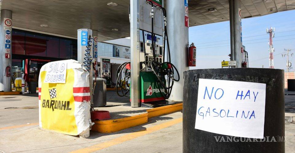 $!Usuarios de redes apoyan a AMLO con #NoMásHuachicoleo y justifican desabasto de gasolinas
