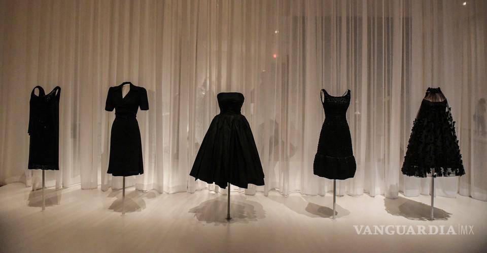 $!Coco Chanel también revolucionó la moda al crear el ‘Little Black Dress’, una serie de vestidos en color negro que iban perfecto en cualquier ocasión y para cualquier cuerpo.