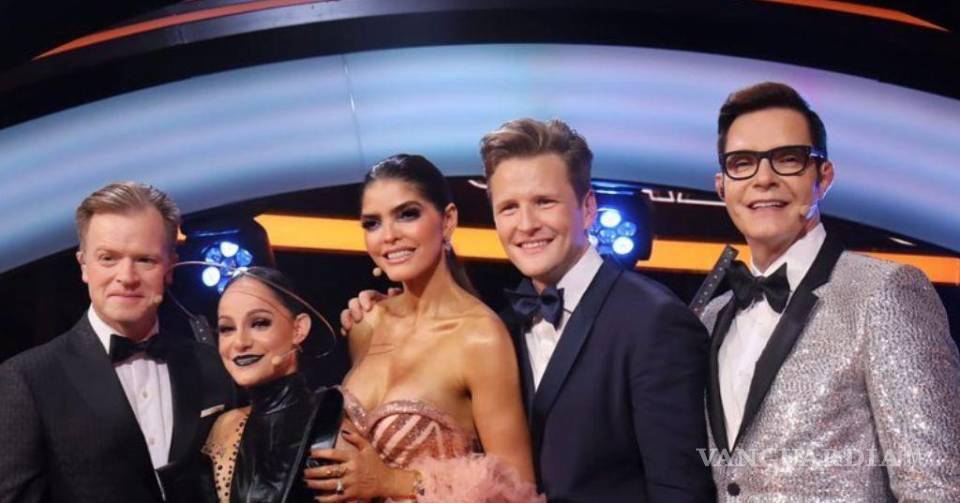 $!Arturo López Gavito, Lola Cortés, Ana Bárbara, Alexander Acha y Horacio Villalobos fueron los críticos y el director de “La Academia 20 años”.