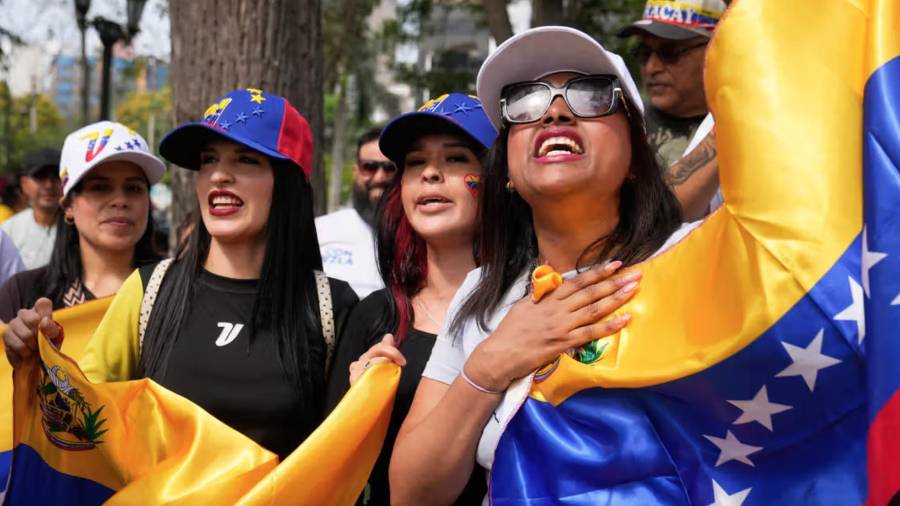 La captura de Maduro sirvió a varios intereses nacionales, escribió Gaiser, incluido el hecho de que Maduro estaba bajo acusación penal desde 2020.