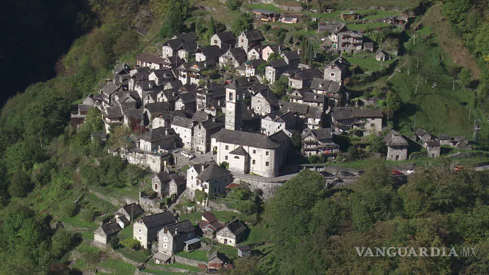 $!Corippo, el pueblo más pequeño de Suiza se convertirá en un hotel