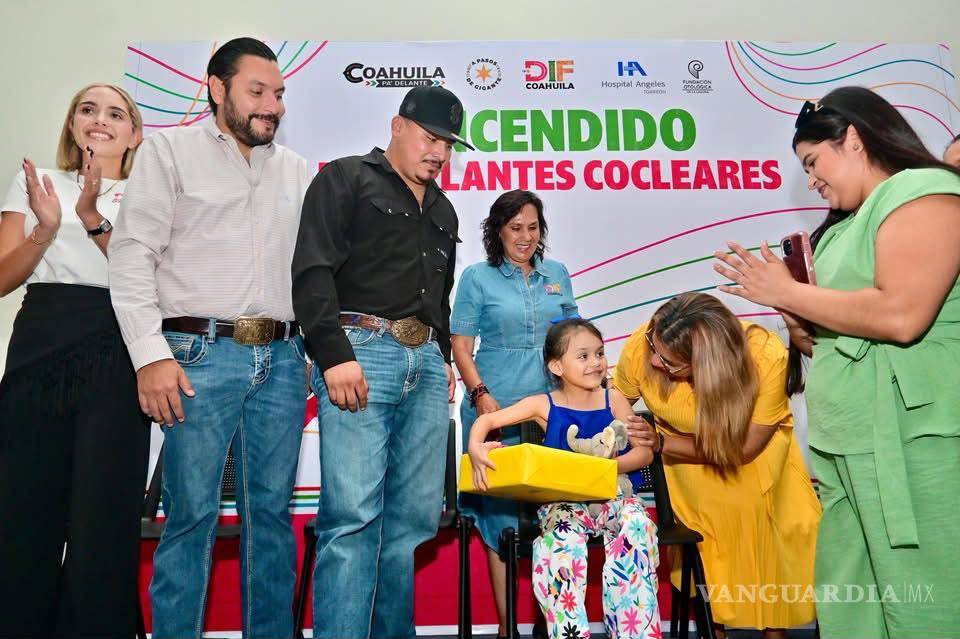 $!Daniel, Mía Nicole y Briana Nicole recibieron el encendido de sus implantes cocleares durante una ceremonia realizada en Monclova.