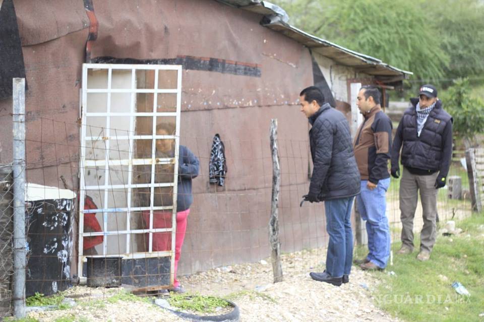 $!Lleva Roberto de los Santos apoyos a grupos vulnerables de Acuña, ante bajas temperaturas