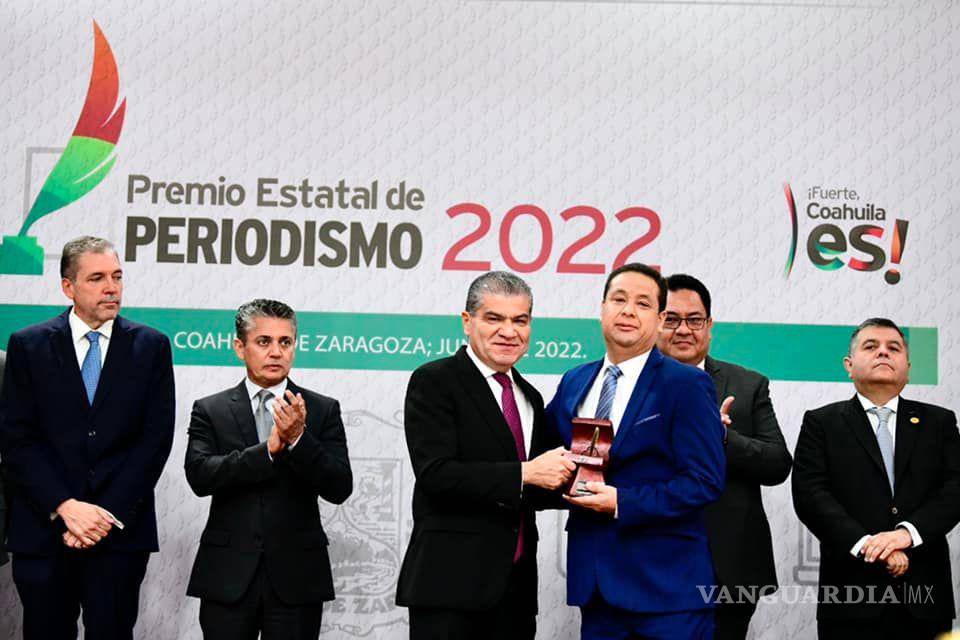 $!En la ceremonia se premio a Armando Ríos, en la categoría de Entrevista; Edgar González, en la categoría de Noticia y Martha Santos, en la categoría de Web, Periodismo Digital.