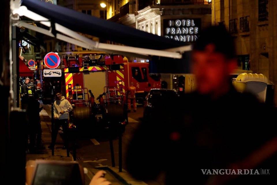 $!Sujeto acuchilla a varios peatones en centro de París; al menos dos muertos