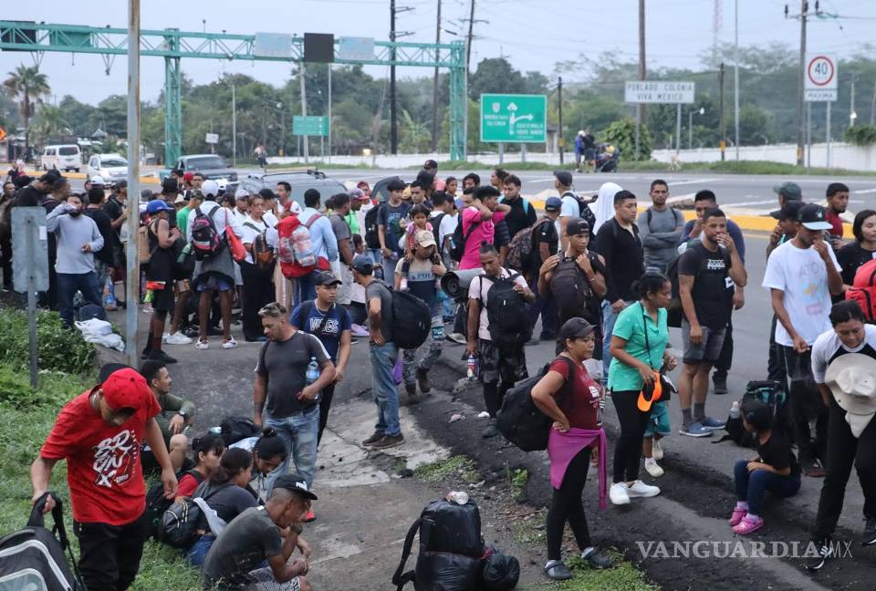 $!Una caravana con cientos de migrantes partió de la frontera sur de México para presionar en vísperas de las elecciones del domingo.