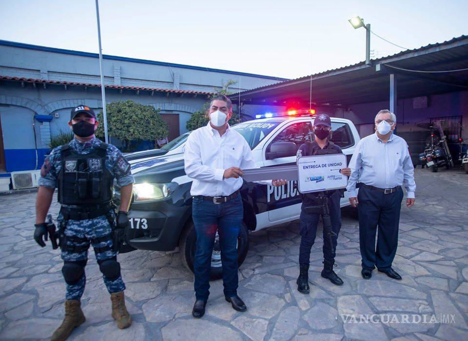 $!Entregan a Policía de Monclova dos unidades nuevas