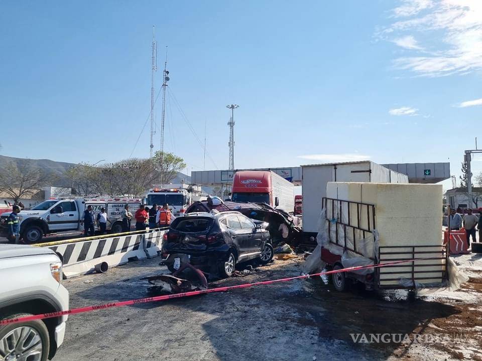 $!El accidente se registró en la Carretera 57 en la caseta de cobro Ojo Caliente-Carbonera, en el municipio de Ramos Arizpe.
