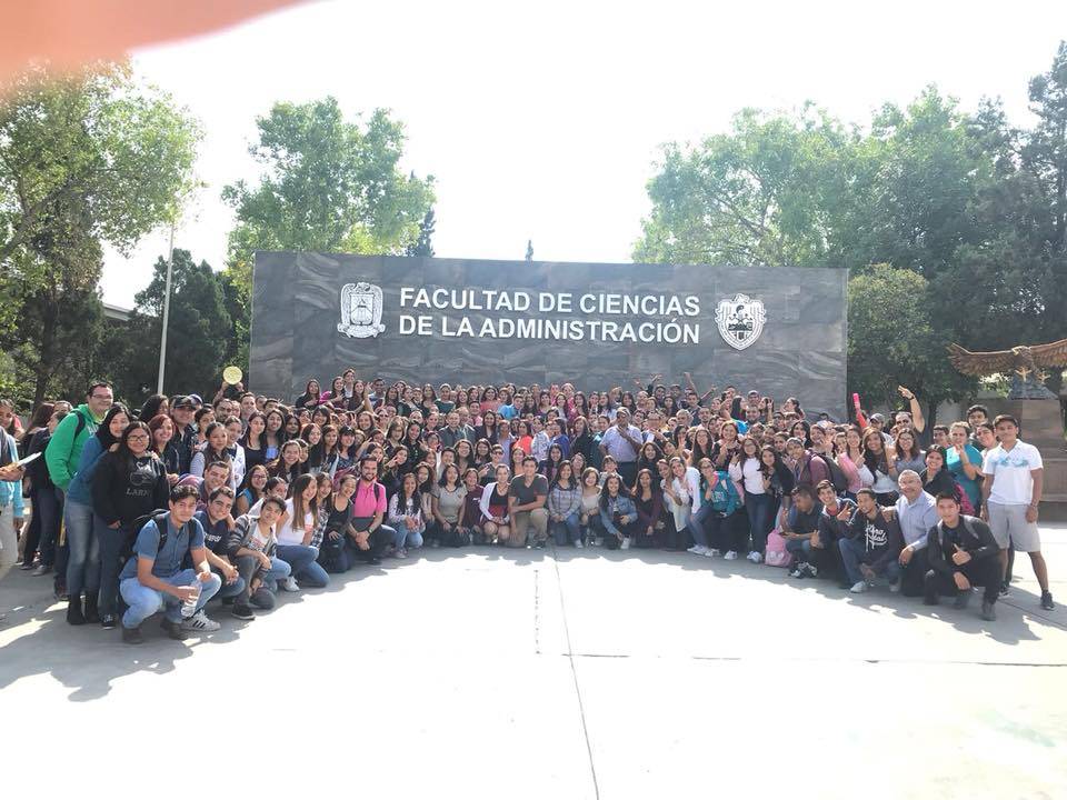 $!Se registra esposa de exdirector de FCA de la UAdeC para contender por este mismo cargo