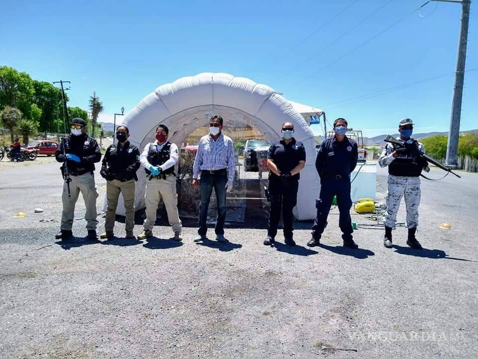 $!Instalan en Parras túneles sanitizantes para prevención de COVID-19