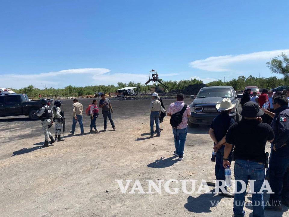 $!Diez mineros fueron reportados como atrapados dentro de la mina.