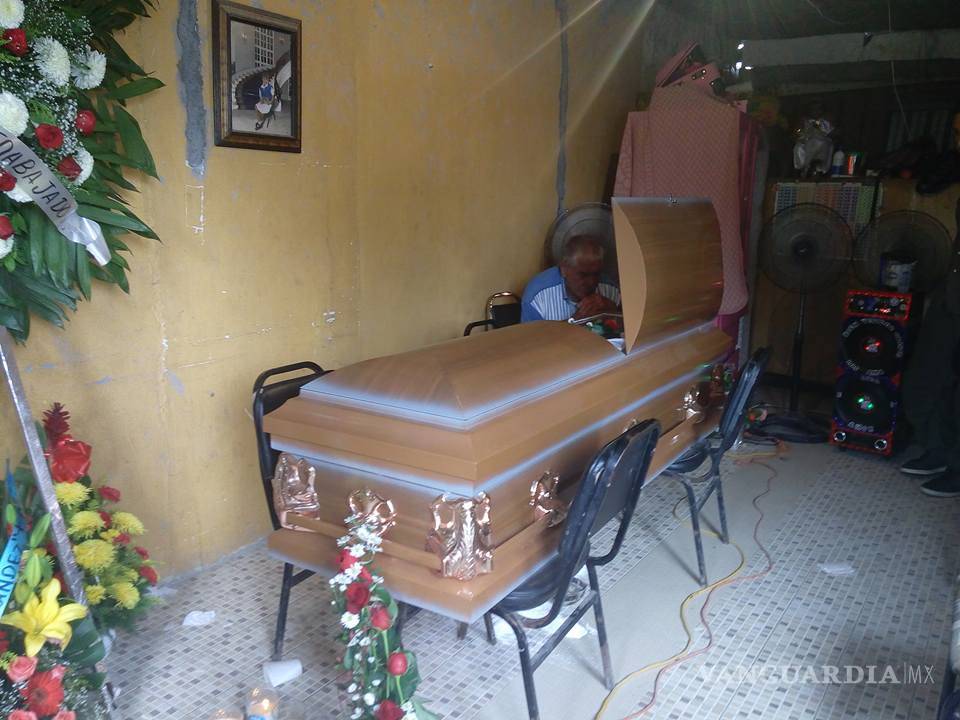 $!Despiden a hombre que murió por proteger a su hija