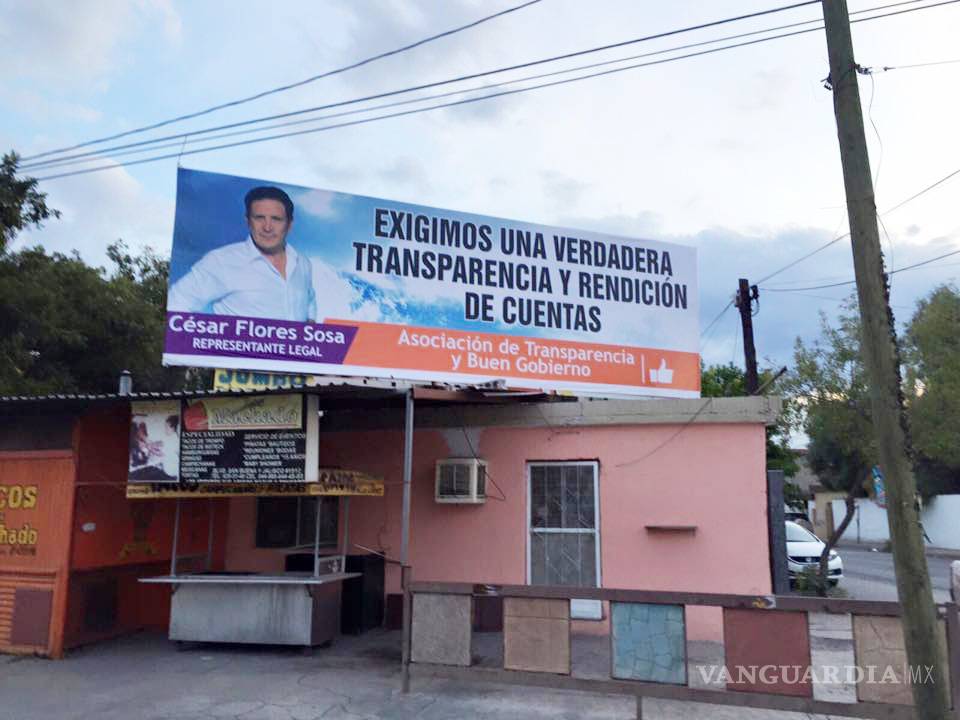 $!Clausuran espectacular de diputado que denunció al alcalde de Monclova por enriquecimiento ilícito