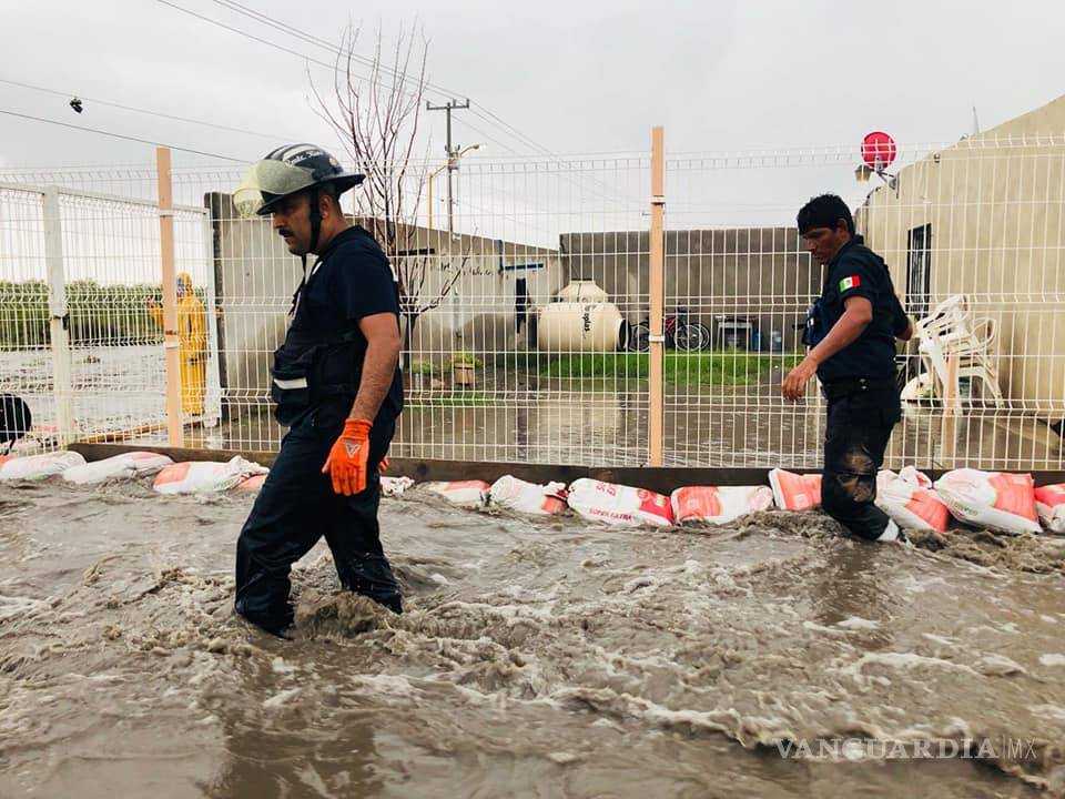 $!Cayeron 4 pulgadas de lluvia en Monclova; autoridades reportan saldo blanco