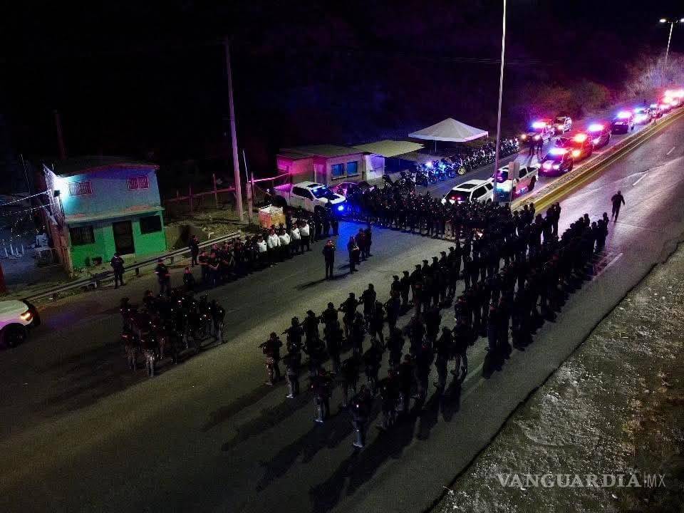 $!Elementos de seguridad y emergencia resguardaron a los 30 mil asistentes al Viacrucis en el Cerro de las Noas.