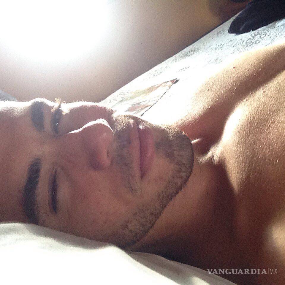 $!Joven modelo cambia besos por despensas, mujeres enloquecen en redes