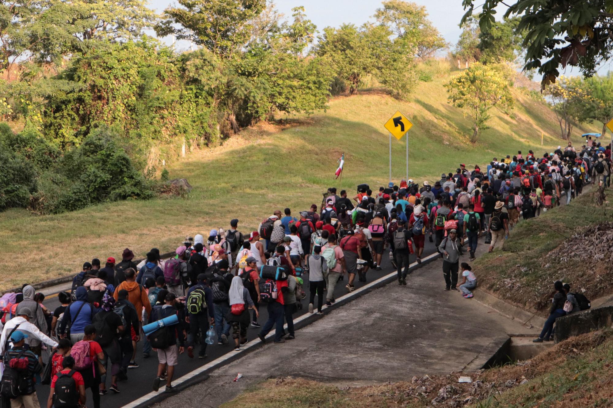 Urgen migrantes a CNDH documentar abusos de agentes de Migración. Noticias en tiempo real