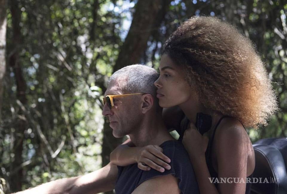 $!Vincent Cassel y Tina Kunakey se dan el 'sí' en Francia