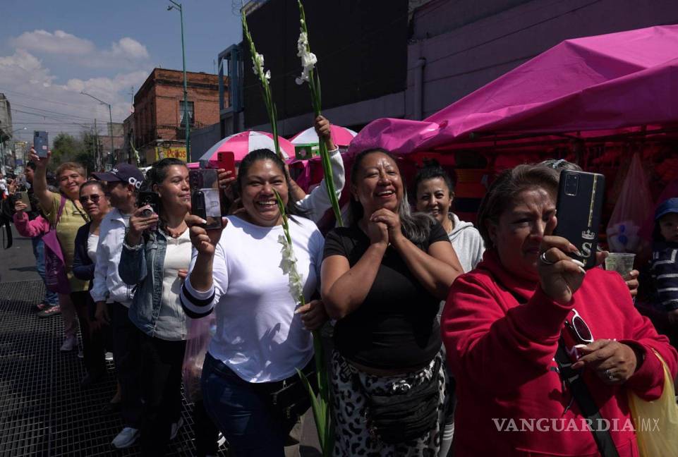 $!La compositora y musicóloga feminista Leticia Armijo no considera a Paquita la del Barrio una militante feminista.