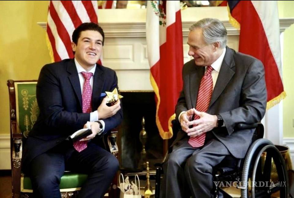 $!Samuel García y el gobernador de Texas, Greg Abbot.
