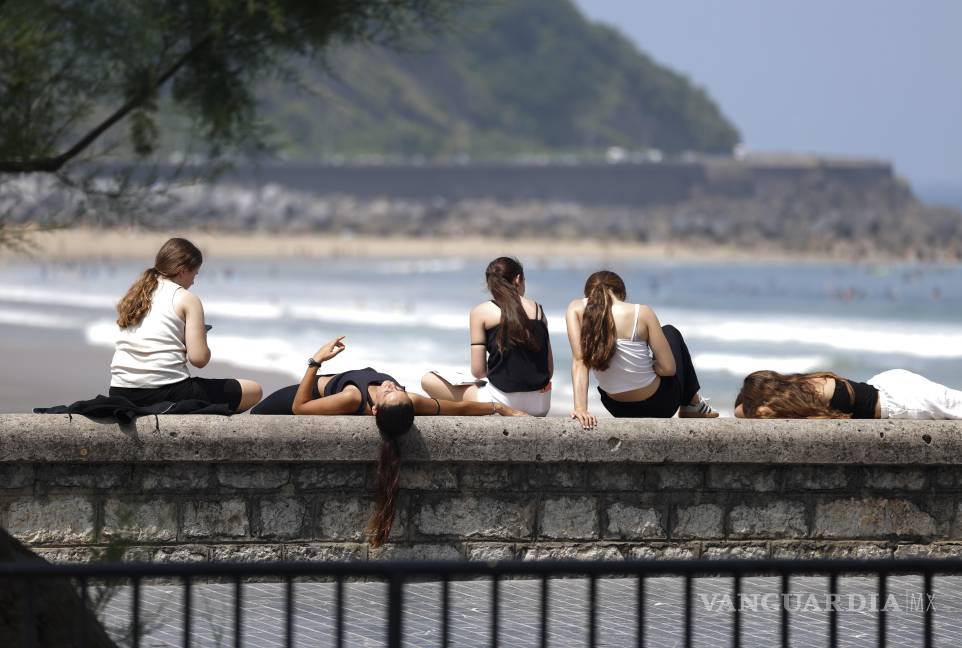 $!En América Latina los jóvenes usan las redes sociales más del doble del promedio general.