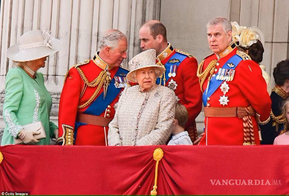 $!Los herederos directos de la Reina buscan protegerla y a la institución que entra en el Jubileo de Platino.