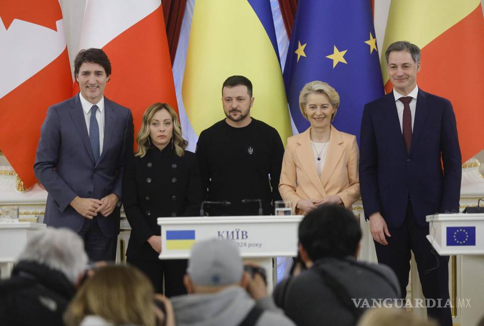 $!(De izquierda a derecha) Justin Trudeau, Giorgia Meloni, Volodímir Zelenski, Ursula von der Leyen Alexander De Croo, asisten a una conferencia de prensa en Kiev.
