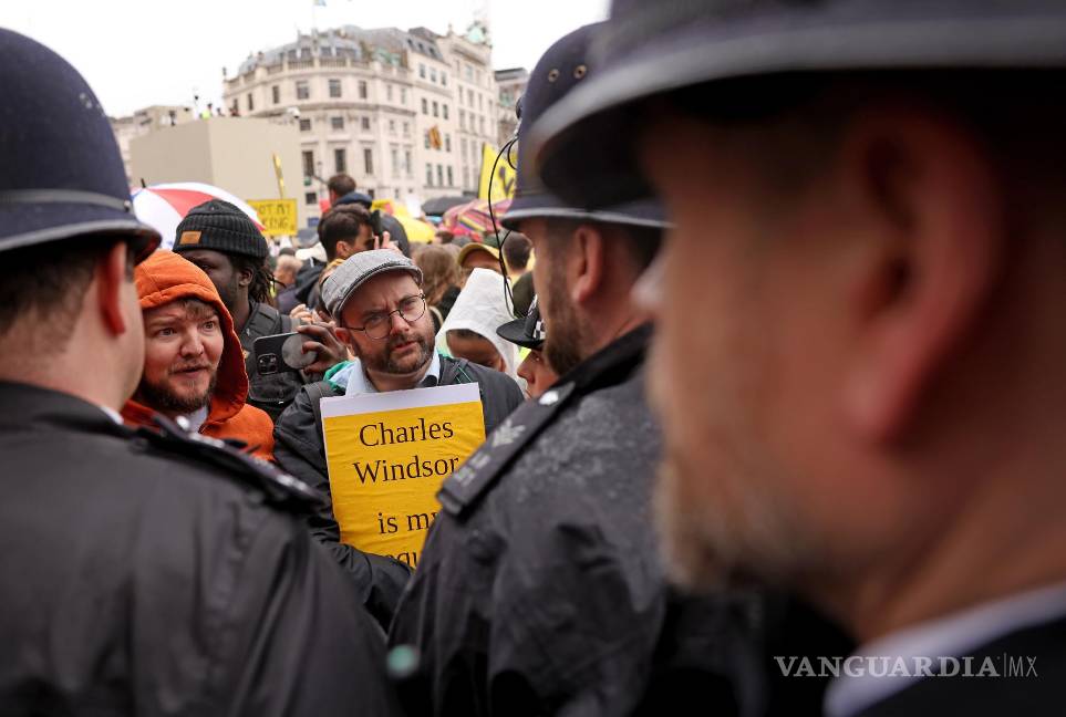 Así inicia el reinado del Carlos III tras una larga espera para ser el monarca británico (fotos)