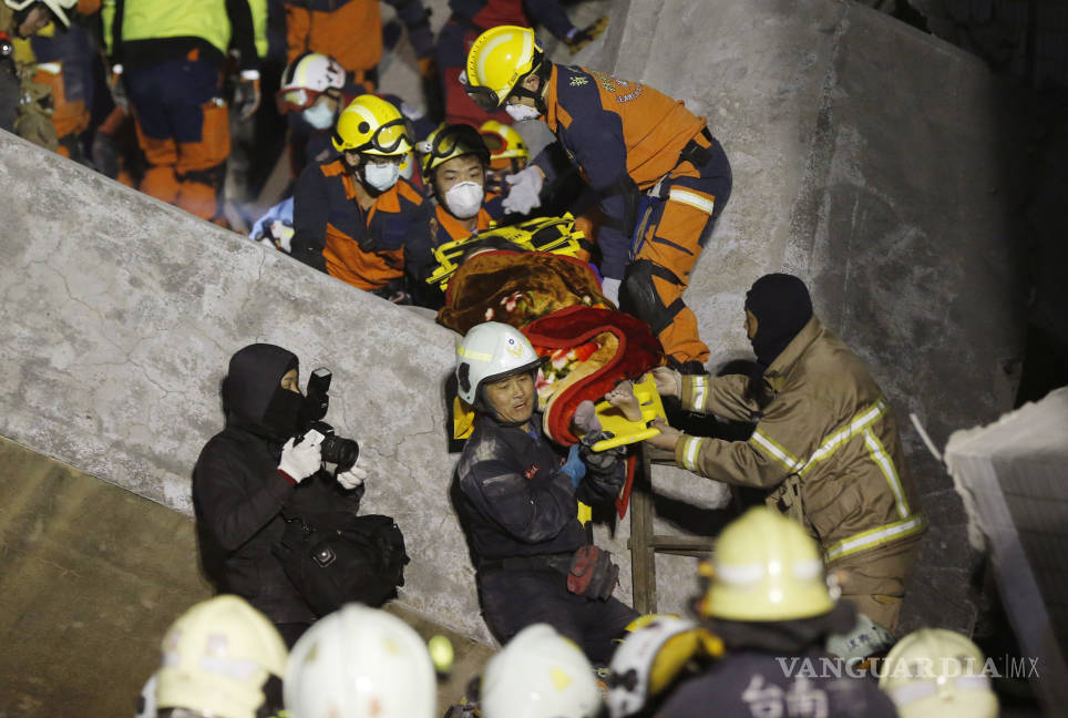 $!Ascienden a 13 los muertos por terremoto en Taiwan, con incertidumbre sobre atrapados