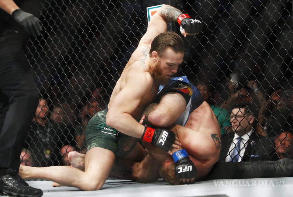 $!Conor McGregor regresa imponente a la UFC y noquea a Donald Cerrone en 40 segundos