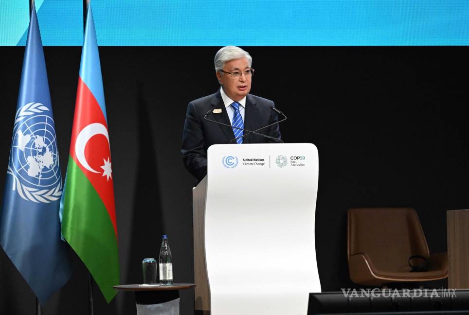 $!El presidente de Kazajistán, Kasim-Yomart Tokáyev, durante su intervención en la Cumbre del Clima COP29.