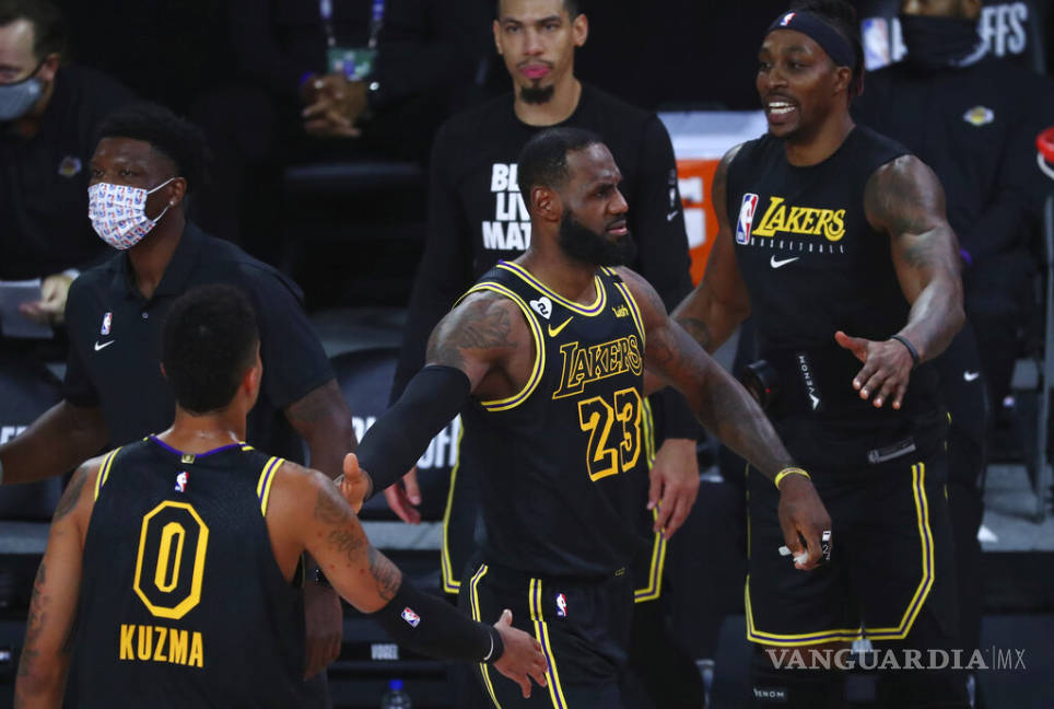 $!Lakers homenajean a Kobe Bryant con victoria