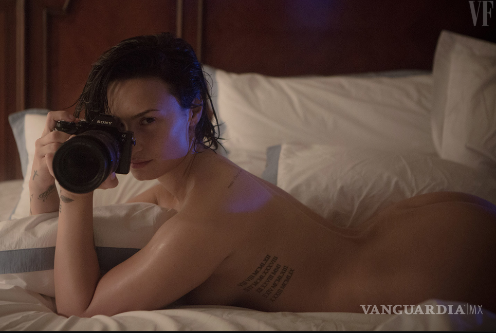 $!Demi Lovato hace un desnudo para Vanity Fair sin maquillaje ni photoshop.